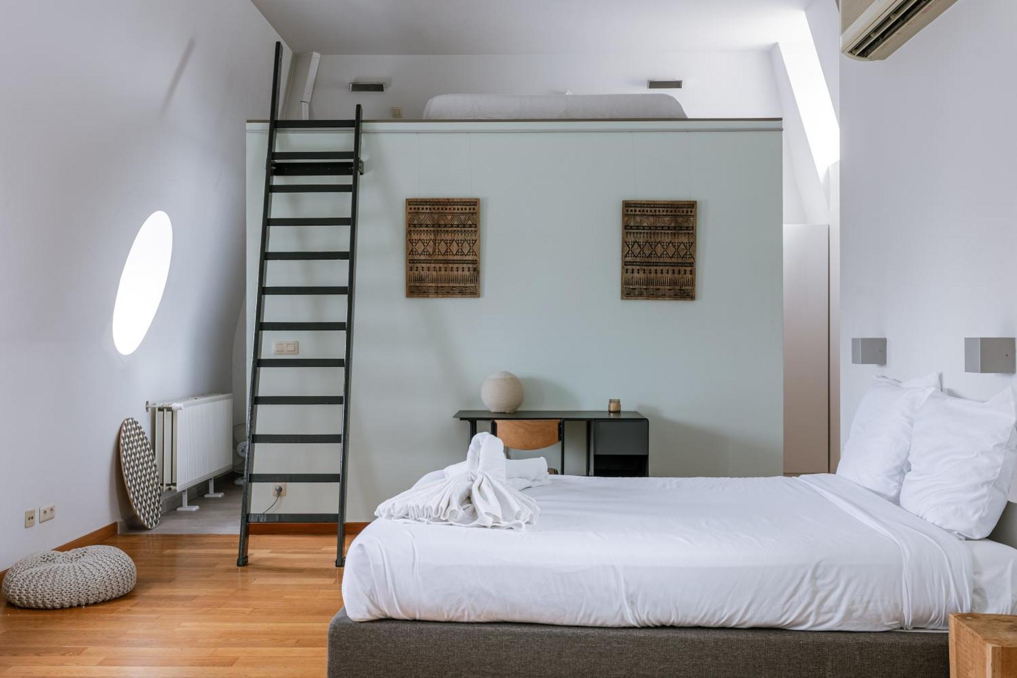 New Stylish Grand Place City Center Duplex Apartment Brüssel